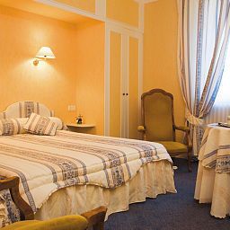 Widok z hotelu D'Etigny Fotos