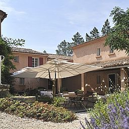 Vista esterna Des pins / restaurant l'Esprit Jardin Logis Fotos