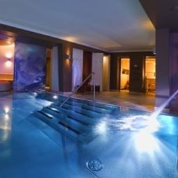 Pool Jerzner Hof: Wellnesshotel in Tirol Fotos