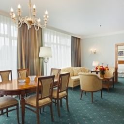 Suite Holiday Inn SKOPJE Fotos