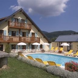 Pool Les Pierres dorees Logis Fotos