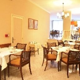 Sala de desayuno en el restaurante Monclús Fotos