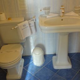 Bathroom Millennium Garni Fotos