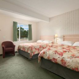 Номер Travelodge Kelowna on the Lake Fotos