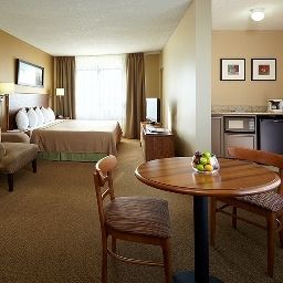 Suite QUALITY INN & SUITES P.E. Trudeau Airport Fotos