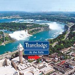 at the Falls Travelodge Niagara Falls Cascate del Niagara