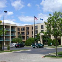 Vue extérieure BEST WESTERN East Towne Suites Fotos