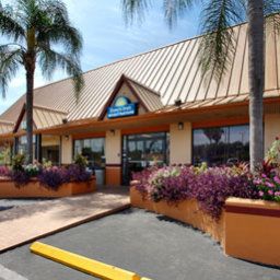 Vue extérieure Days Inn Tampa/ West of Busch Gardens Fotos