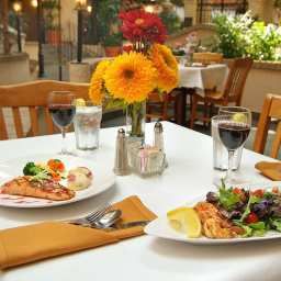 Restaurante Embassy Suites Baton Rouge Fotos