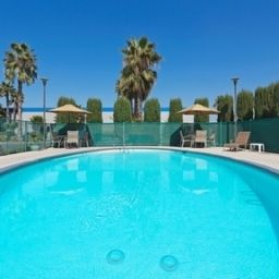 Pool Holiday Inn Express BAKERSFIELD Fotos