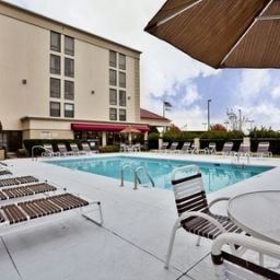 Pool Holiday Inn Express Hotel & Suites WILMINGTON-UNIVERSITY CTR Fotos