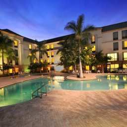 Pool Hampton Inn St Petersburg FL Fotos