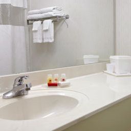 Zimmer Ramada Limited Suites Bismarck Fotos