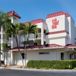 Red Roof Inn and Suites Naples Naples