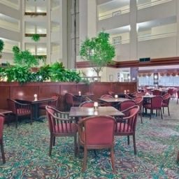 Hall Holiday Inn MONTREAL-LONGUEUIL Fotos