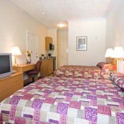 Camera Howard Johnson Hotel and Suites Victoria Elk Lake Fotos