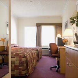 Camera Howard Johnson Hotel and Suites Victoria Elk Lake Fotos