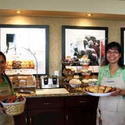 Restaurant Hampton Inn  Suites by Hilton CalgaryAirport Fotos
