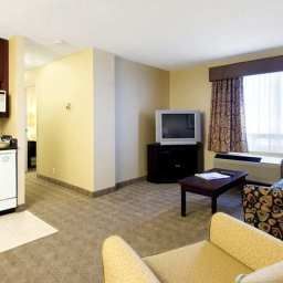 Suite Hampton Inn  Suites by Hilton CalgaryAirport Fotos