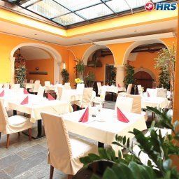 Salle du petit-déjeuner située dans le restaurant Hotel zum Dom Palais Inzaghi Fotos
