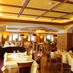 Frühstücksraum im Restaurant CERANA RELAX HOTEL Fotos