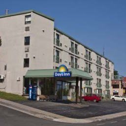 North of the Falls Days Inn Niagara Falls Cascate del Niagara