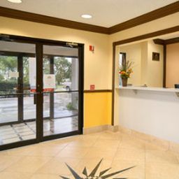 Vue extérieure Days Inn and Suites Webster NASA-Clear Lake-Houston Fotos
