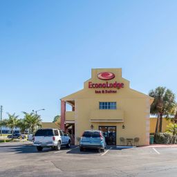 Vista esterna Econo Lodge  Inn & Suites Maingate Central Fotos