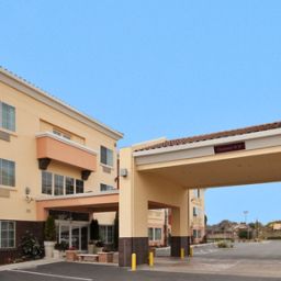 Vue extérieure Holiday Inn Express Hotel & Suites BERKELEY Fotos