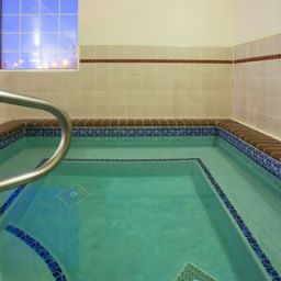 Piscina Holiday Inn Express Hotel & Suites SIOUX FALLS AT EMPIRE MALL Fotos