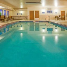 Piscina Holiday Inn Express Hotel & Suites SIOUX FALLS AT EMPIRE MALL Fotos