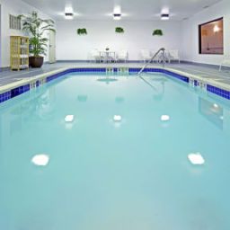 Бассейн Holiday Inn Express Hotel & Suites EAST GREENBUSH(ALBANY-SKYLINE) Fotos