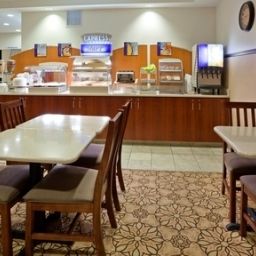 Restaurant Holiday Inn Express Hotel & Suites ST. PAUL - WOODBURY Fotos