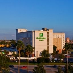 Außenansicht Holiday Inn Hotel & Suites ACROSS FROM UNIVERSAL ORLANDO Fotos