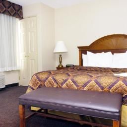 Zimmer Holiday Inn Hotel & Suites MILWAUKEE AIRPORT Fotos