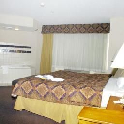 Zimmer Holiday Inn Hotel & Suites MILWAUKEE AIRPORT Fotos