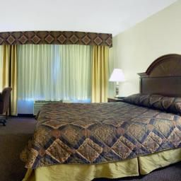 Zimmer Holiday Inn Hotel & Suites MILWAUKEE AIRPORT Fotos
