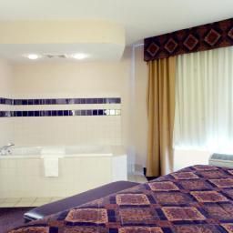 Zimmer Holiday Inn Hotel & Suites MILWAUKEE AIRPORT Fotos