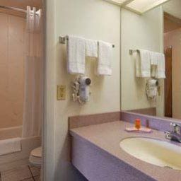 Chambre Howard Johnson Express Inn Suites - South Tampa/ Airport Fotos