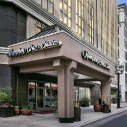 Außenansicht Hampton Inn  Suites Milwaukee Downtown Fotos