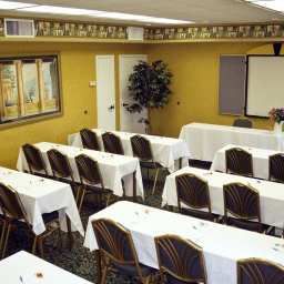 Конференц-зал Hampton Inn  Suites OrlandoEastUCF Fotos