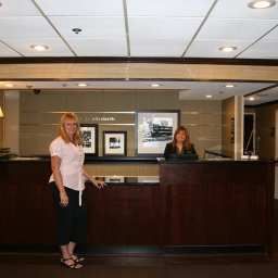 Hall Hampton Inn NewarkAirport NJ Fotos