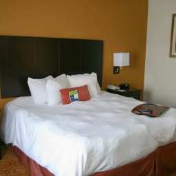 Suite Hampton Inn  Suites North Toledo Ohio Fotos