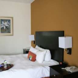 Room Hampton Inn  Suites North Toledo Ohio Fotos