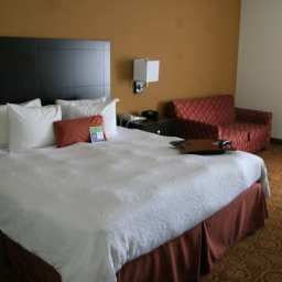 Room Hampton Inn  Suites North Toledo Ohio Fotos