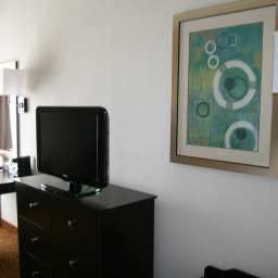 Room Hampton Inn  Suites North Toledo Ohio Fotos