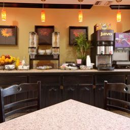 Außenansicht Ramada Canoga Park/Warner Center Fotos