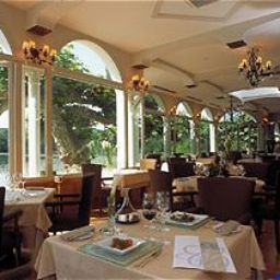Frühstücksraum im Restaurant Château de Brindos Fotos