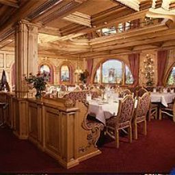 Breakfast room within restaurant Tyrolis Fotos