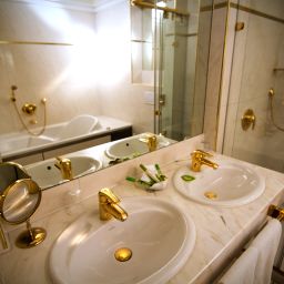 Junior Suite Schlösschen zur Weinsteige zu Wörtz Fotos